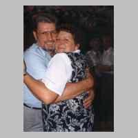 080-2190 10. Treffen vom 1.-3. September 1995 in Loehne - Onkel Herbert mit seiner Nichte.JPG